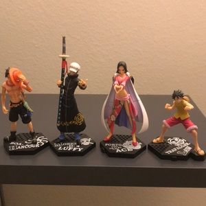 Bandai action figures 3 inches 4 for 25$!